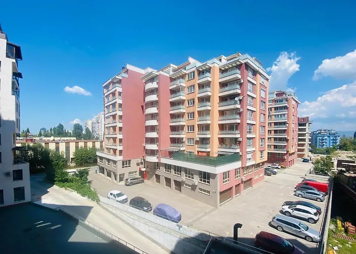 Апартамент Flower House 5 *